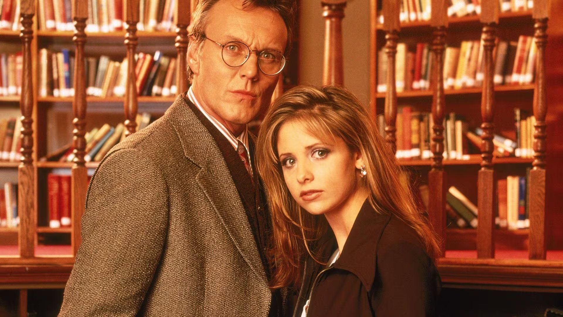 En Buffy, la cazavampiros, Head interpretó a Rupert Giles, el guía y protector de la joven cazadora.(Créditos: IMDb)