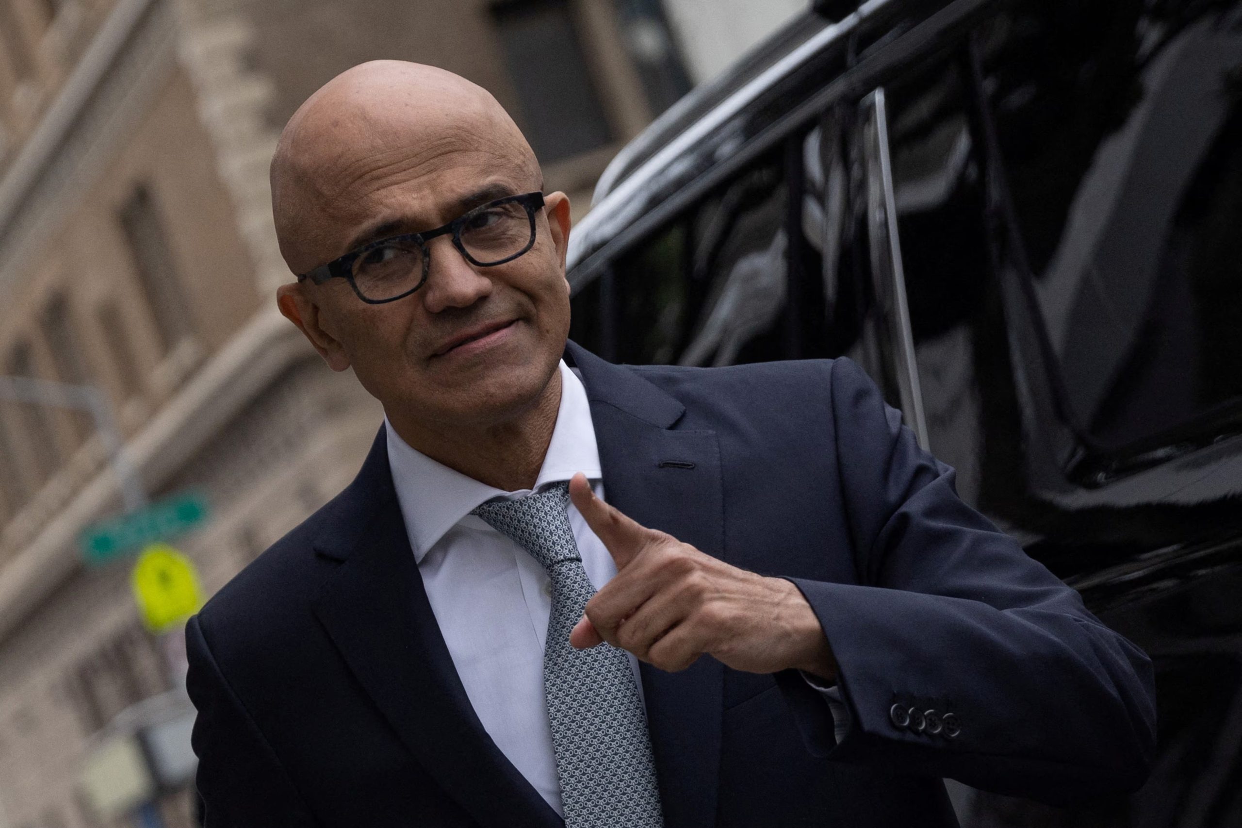 Satya Nadella es el presidente y director ejecutivo (CEO) de Microsoft, cargo que asumió en febrero de 2014 sucediendo a Steve Ballmer. 

 REUTERS/Carlos Barria 