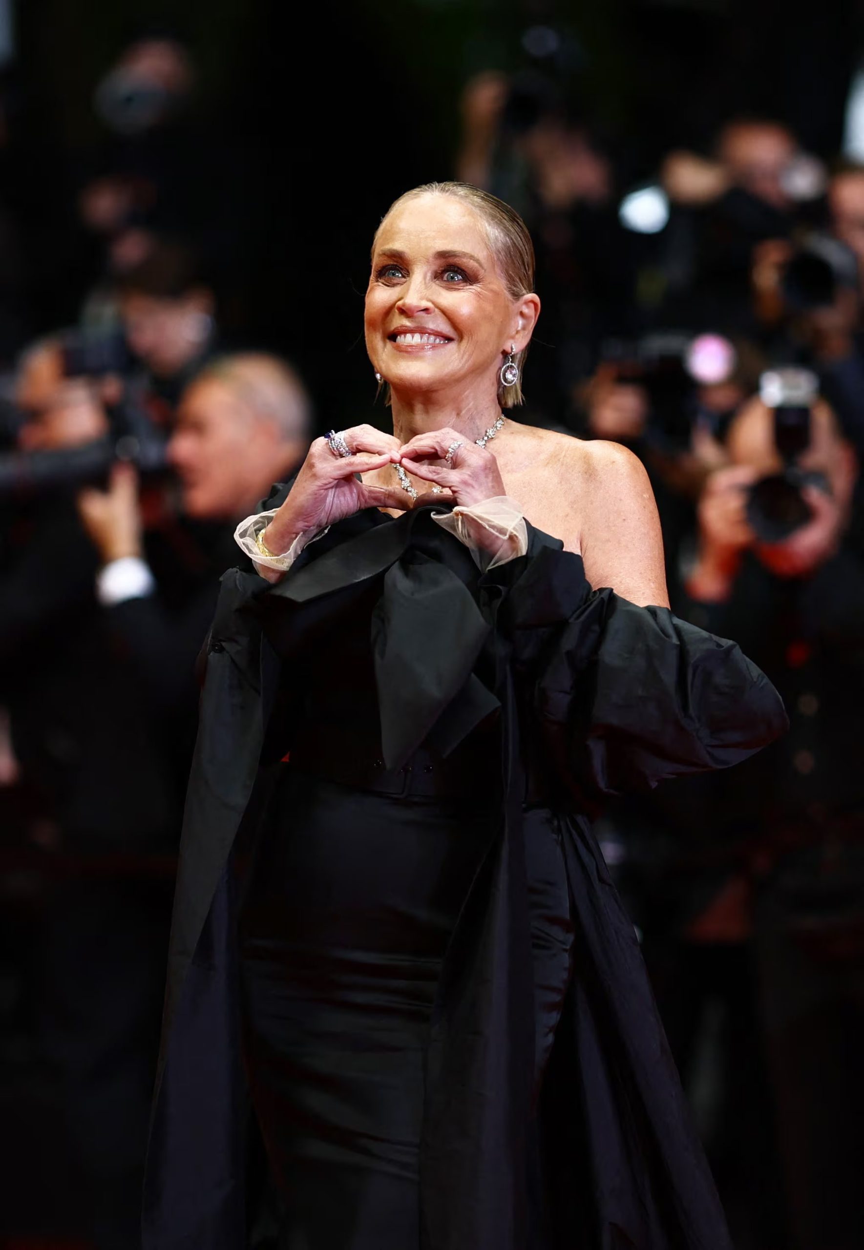 Los médicos recomendaron una mastectomía bilateral por el tamaño de las lesiones, pero Sharon Stone insistió en que no eran malignas (REUTERS/Sarah Meyssonnier)