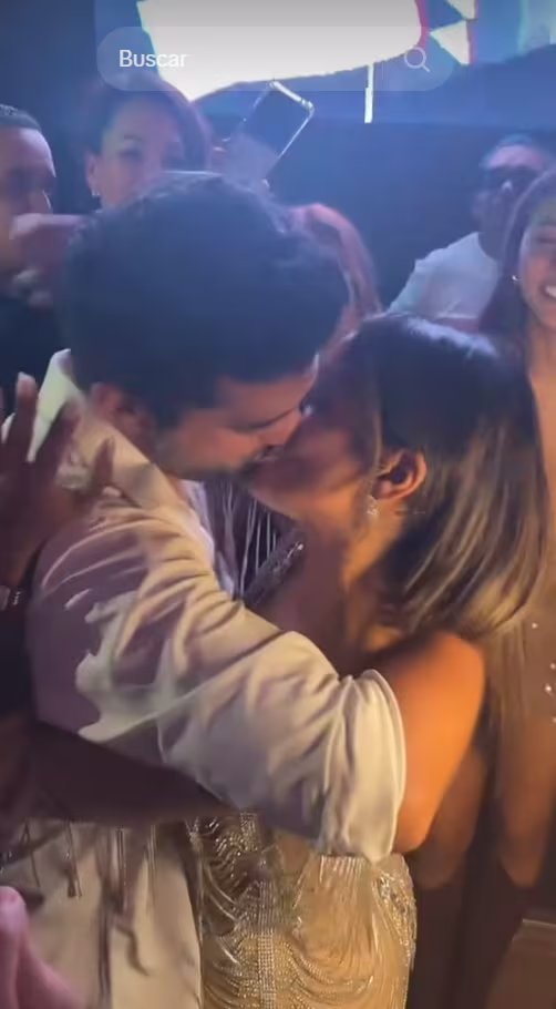 Shirley Arica y Pablo Heredia reavivan romance con beso en cumpleaños - KCH FM