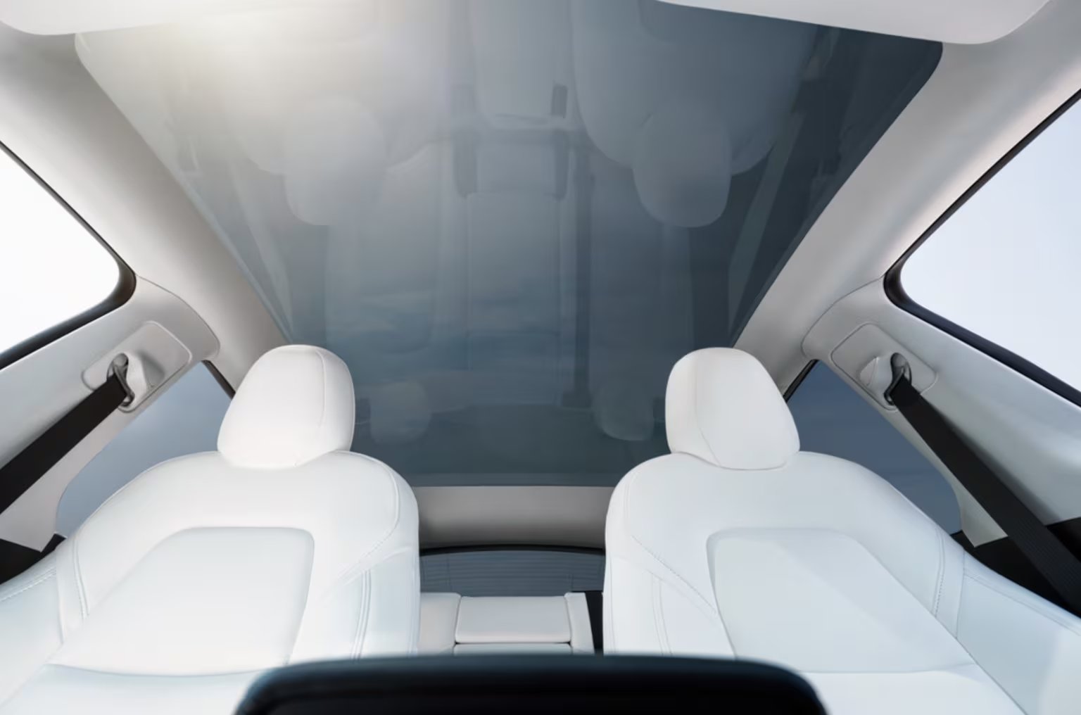 Así luciría el techo de cristal panorámico de un auto Tesla. 
Tesla