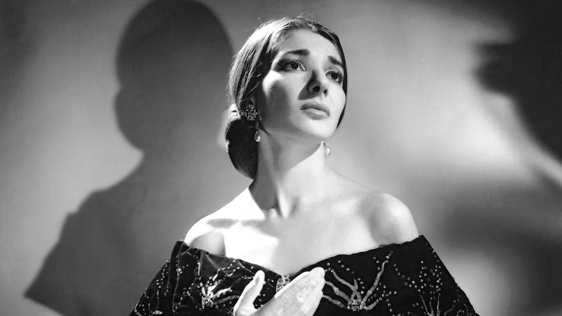Maria Callas cantó por última vez el 5 de julio de 1965 en el Covent Garden de Londres, donde interpretó 