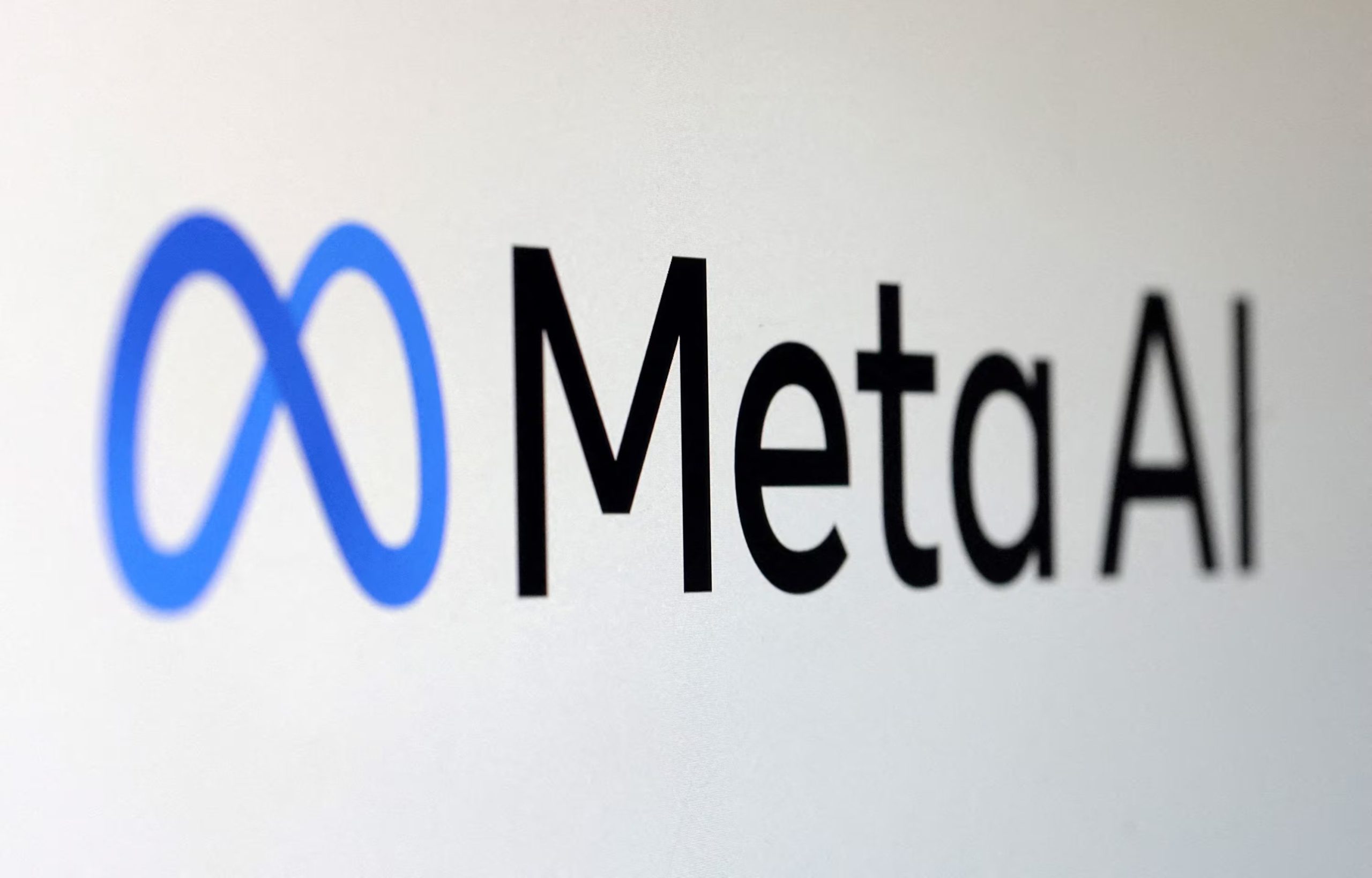 El ataque emplea ingeniería social conversacional para convencer al chatbot de que el hacker es el legítimo dueño de la cuenta. (REUTERS/Dado Ruvic/Illustration/File Photo)