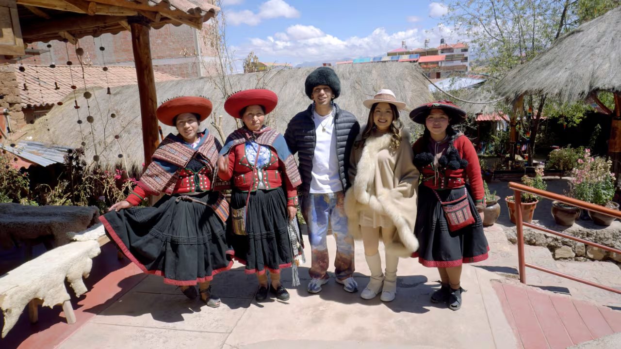 La nueva colaboración entre la artista peruana Wendy Sulca y el venezolano Micro TDH surge tras años de admiración mutua y raíces musicales compartidas.