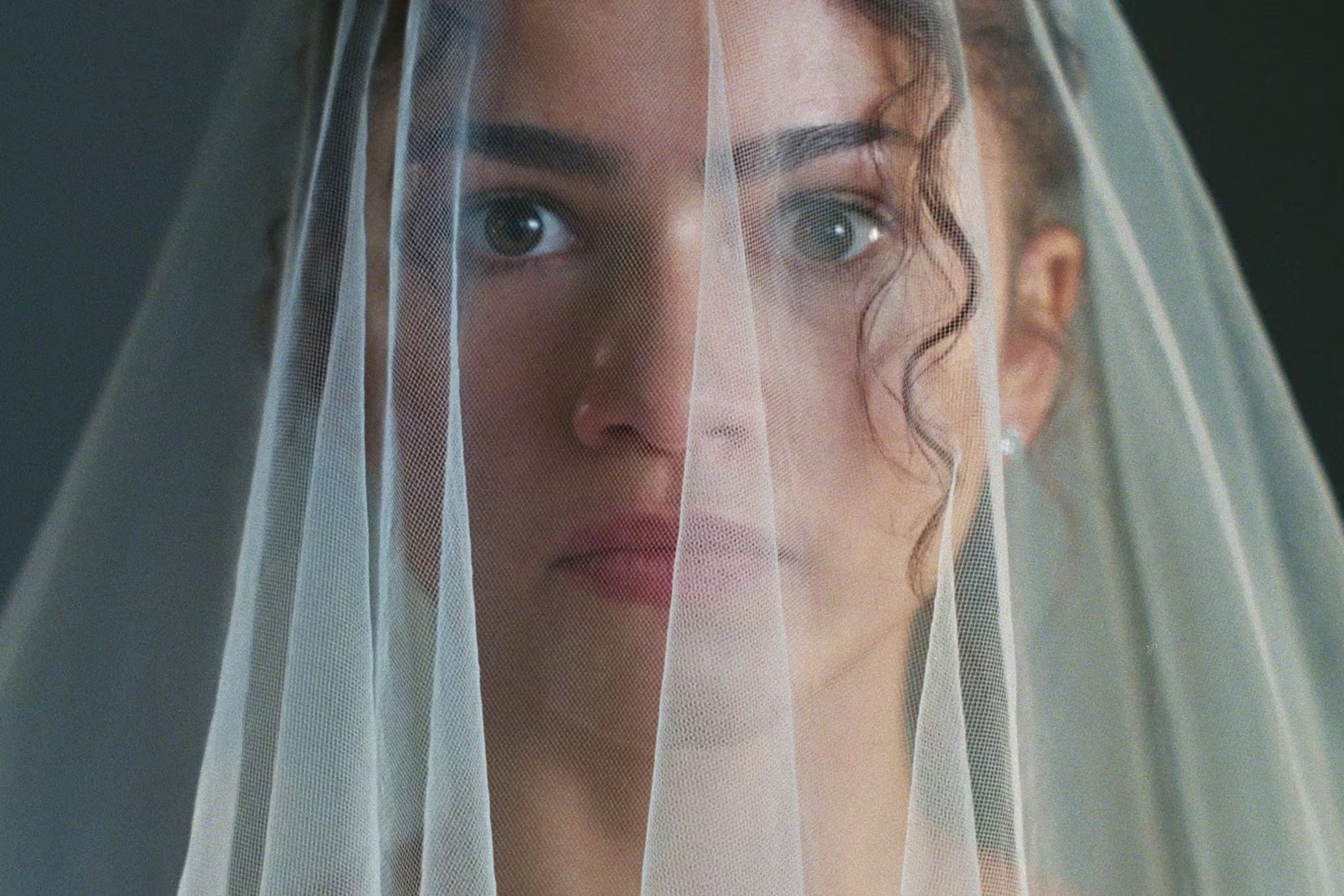 Zendaya sostuvo que busca papeles complejos para ampliar los personajes que puede hacer como actriz negra y ganar la empatía del público (Diamond Films)