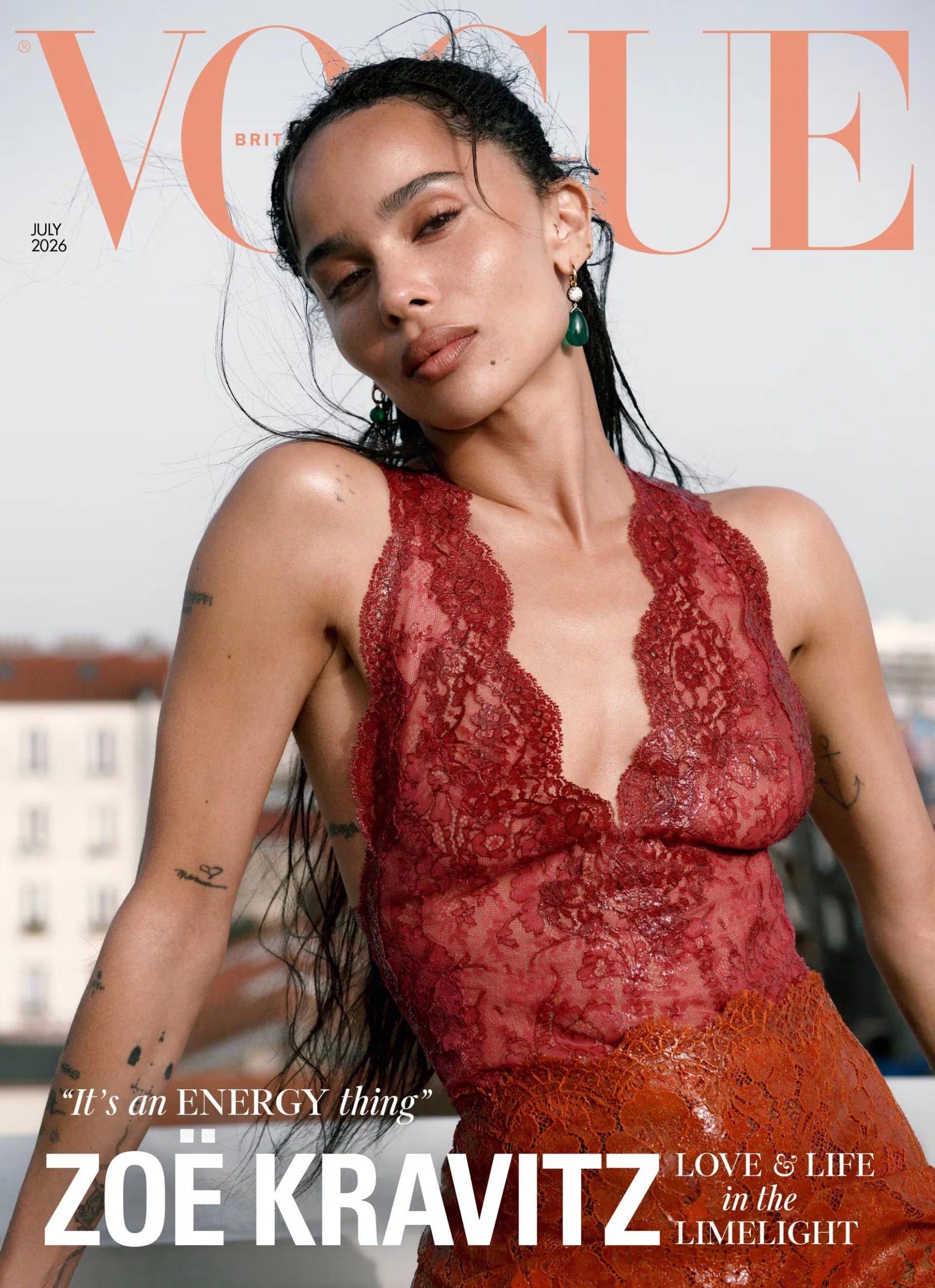La portada de julio de Vogue mostró a Zoë Kravitz con un editorial de estilo veraniego y una producción a cargo de Mikael Jansson y Julia Sarr-Jamois
