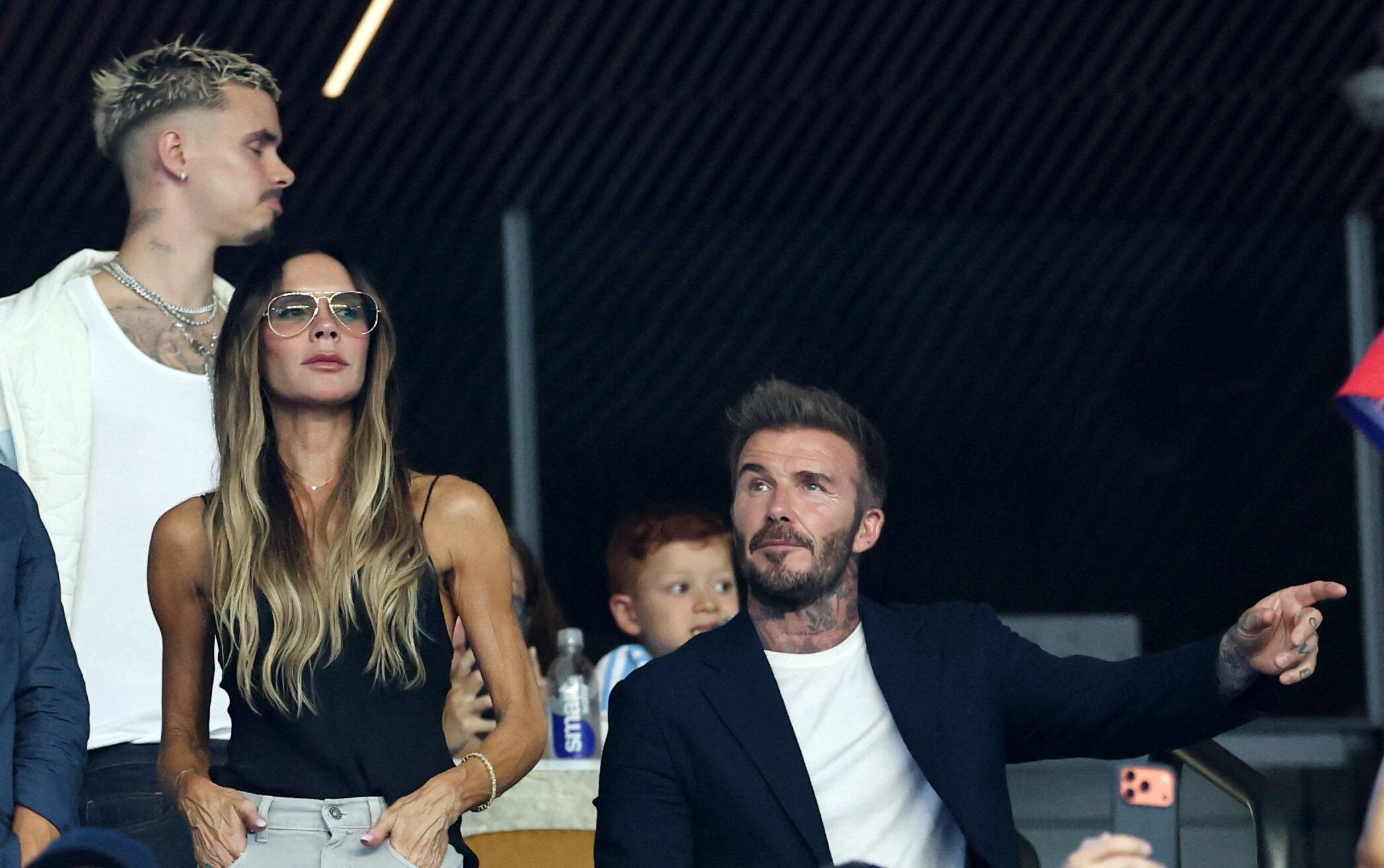 David Beckham, su esposa Victoria y el hijo de ambos, Romeo, asistieron al partido