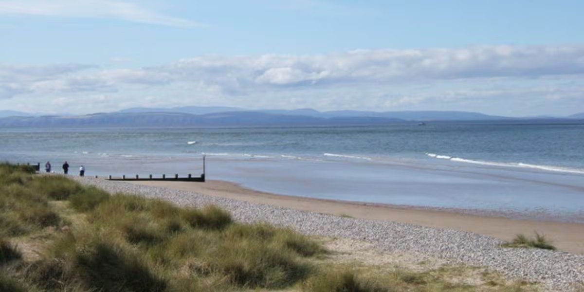 Escocia e Islandia sumaron paisajes para La Odisea con la costa del Moray Firth como Ítaca y Hjörleifshöfði, Snæfellsnes y Markarfljót para el inframundo (Wikimedia Commons)