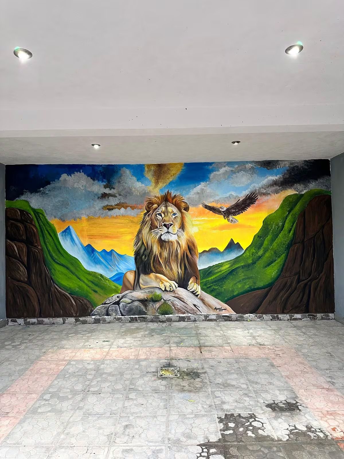 El arte y habilida de Alejandro también se ha inmortalizado en muros de casas y negocios. (Infobae Centroamérica/Cortesía Alejandro Requena)