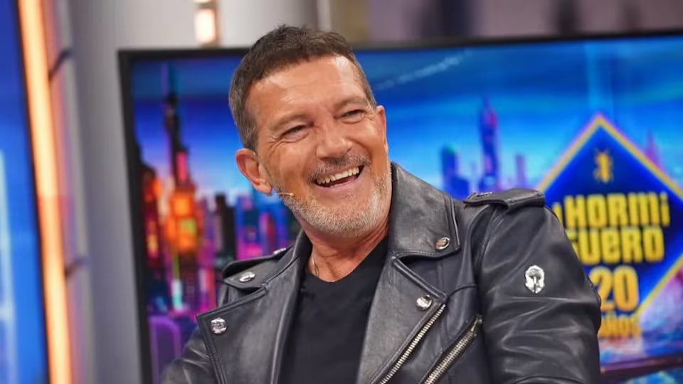 En la actualidad, Antonio Banderas alterna su vida entre Málaga y Madrid y mantiene una conexión activa con el cine español (ATRESMEDIA)