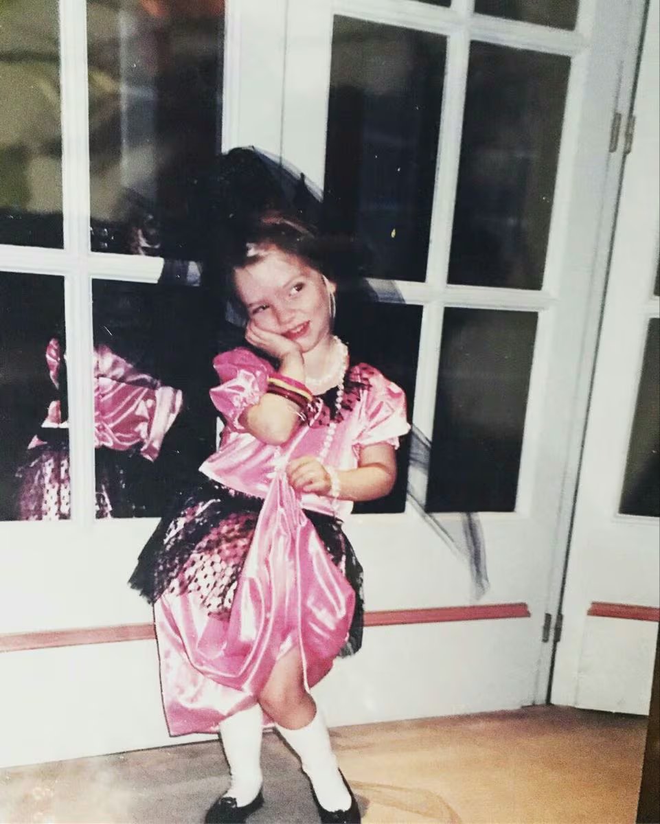 En sus primeros años de vida, Anya estuvo rodeada de la cultura argentina (Instagram)