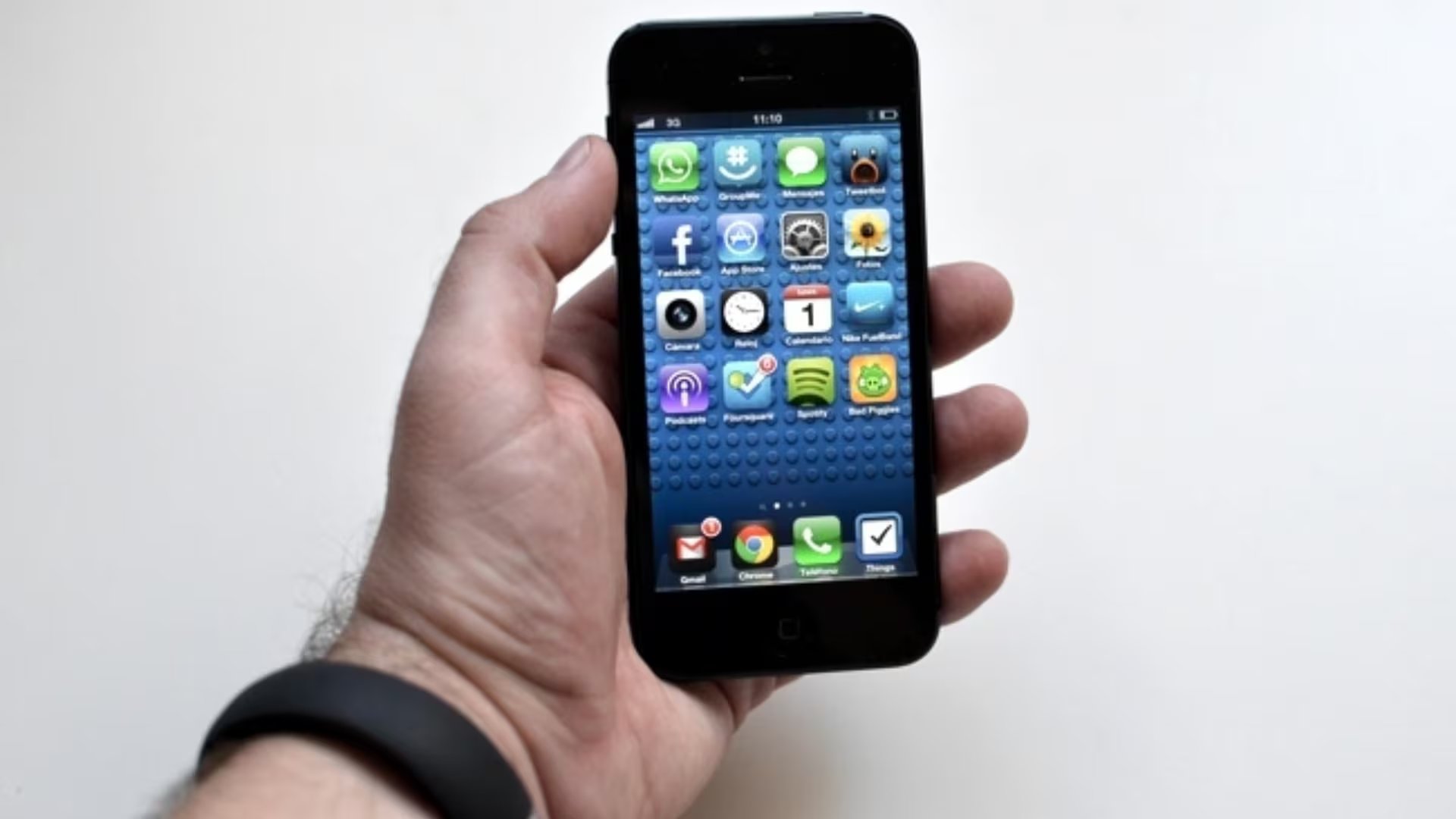 El iPhone 5c ya no cuenta con soporte si es que hay que reiniciar el sistema. (Xataka)