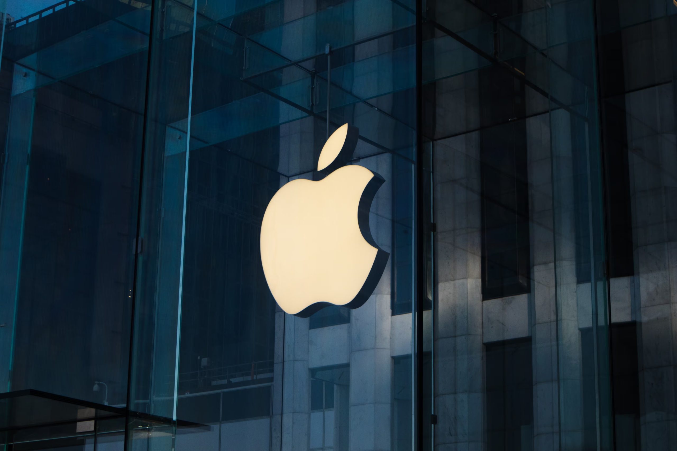 Apple y OpenAI tenían una buena relación, al punto de que ChatGPT podía integrarse con su sistema operativo. (Unsplash)