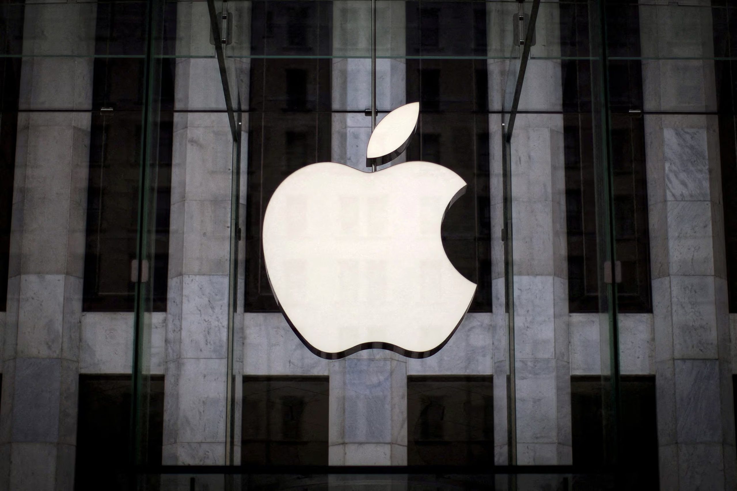 Apple Intelligence tiene funciones que son exclusivamente de pago. REUTERS/Mike Segar/File Photo