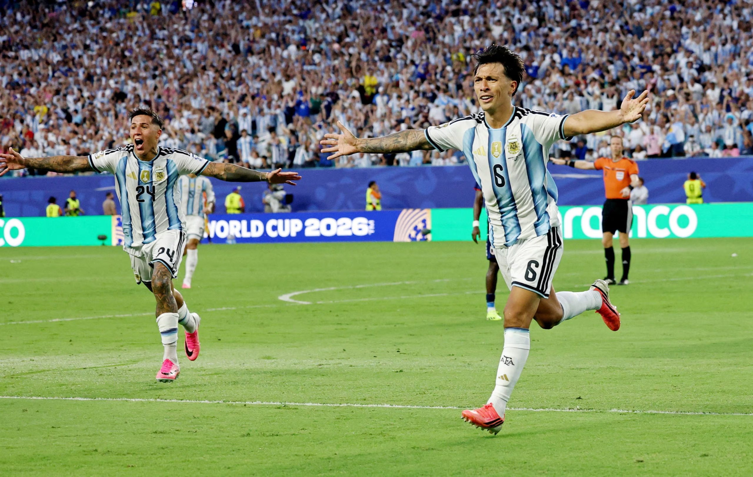Lisandro Martínez, uno de los puntos altos del equipo argentino (Foto REUTERS/Amanda Perobelli)