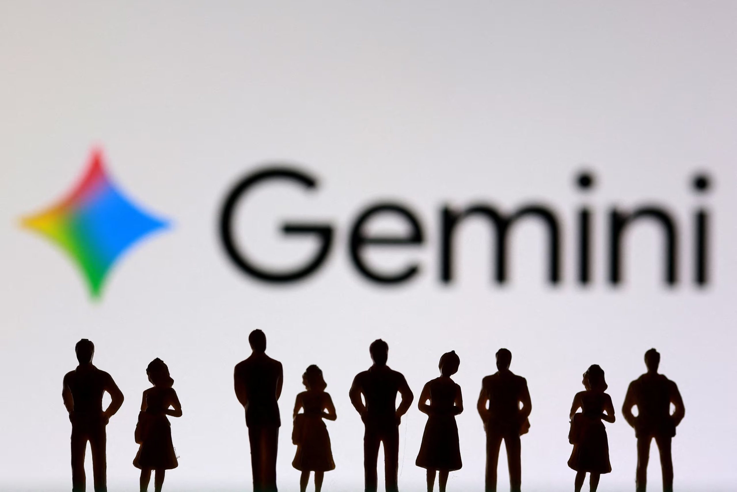 Gemini puede realizar tareas más complejas. REUTERS/Dado Ruvic/Illustration