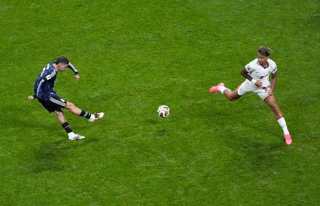 De Paul será titular otra vez tras salir ante Inglaterra (Foto: Reuters/Dale Zanine)