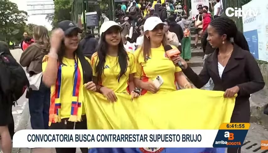 Fervor colombiano: hinchas suben Monserrate para enfrentar al "brujo ghanés" - KCH FM