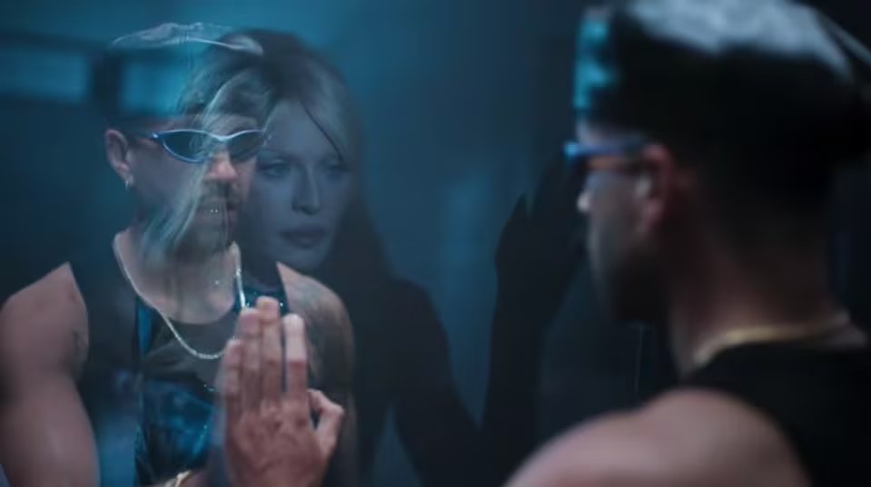 La letra de 'Read My Lips' muestra un intercambio de acusaciones y desconfianza, con Feid y Madonna cuestionando la honestidad y señalando el cansancio ante discursos repetidos - crédito Madonna / Youtube Captura de pantalla 