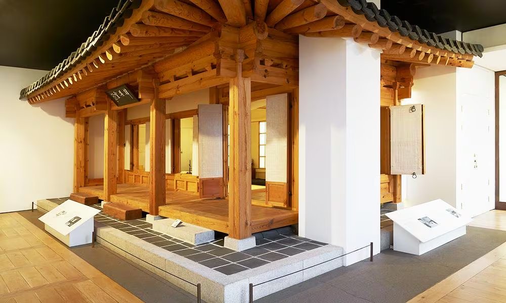 El British Museum seleccionó cinco obras de la Korea Foundation Gallery junto con la curadora Sang-ah Kim para vincular ARIRANG con la historia coreana - (The british museum)