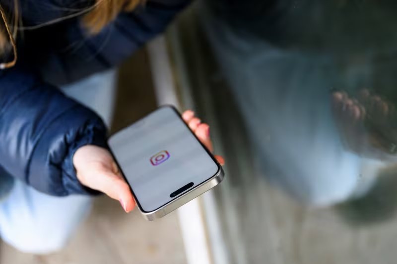 Qué hacer si confirmas spyware, cortar conexiones, borrar apps y cambiar contraseñas con 2FA - REUTERS/Jana Rodenbusch
