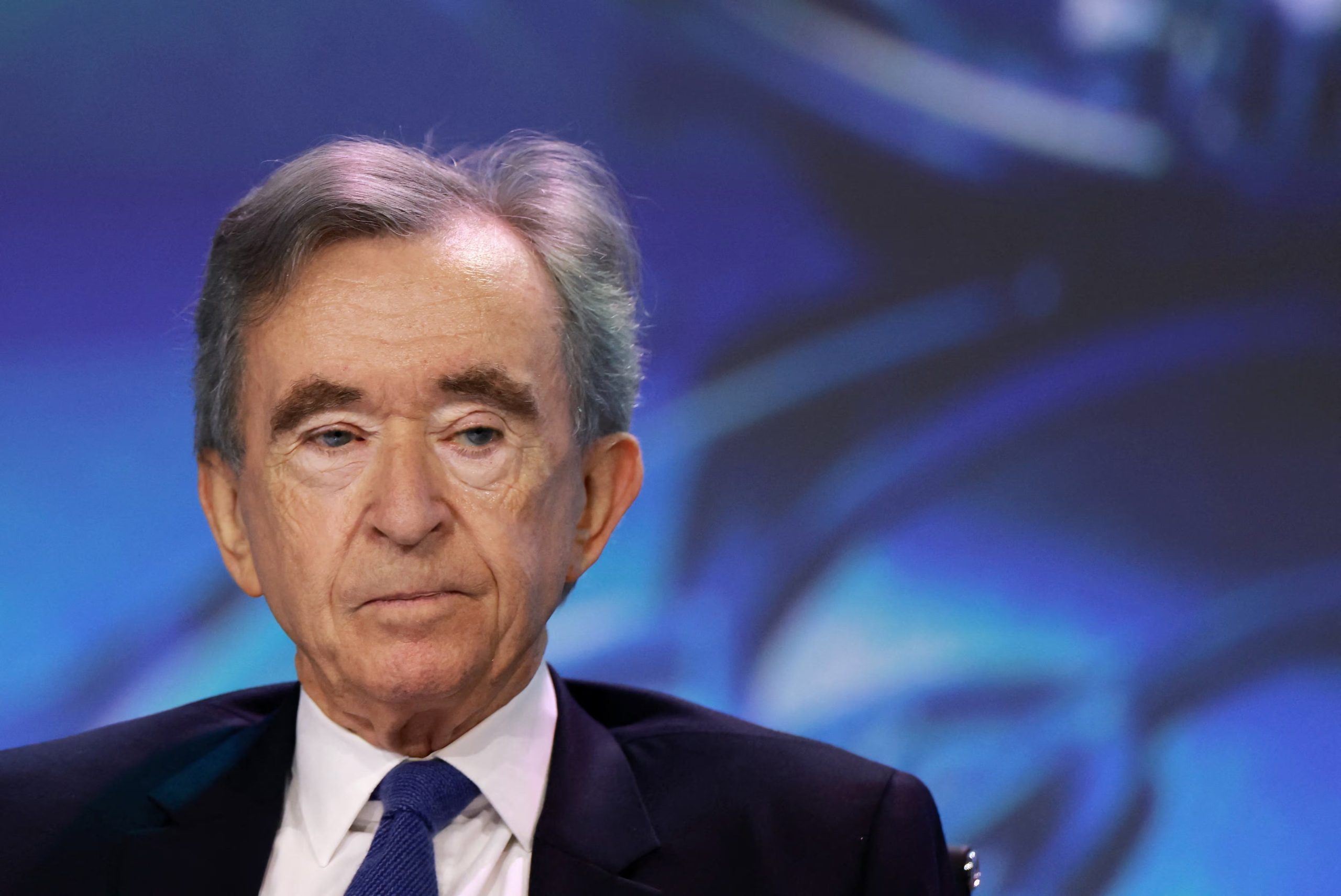 El empresario francés Bernard Arnault, al frente del grupo de lujo LVMH, asiste a la reunión anual de accionistas de la compañía en París (REUTERS/Stephanie Lecocq)