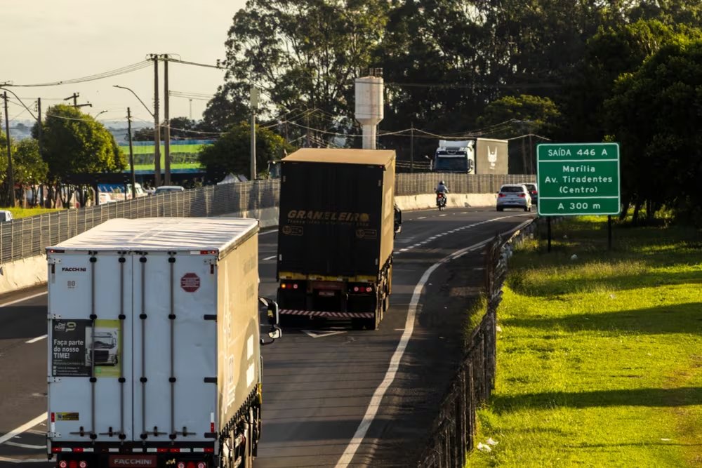 El informe plantea que la evolución del transporte de cargas no depende únicamente de ampliar la infraestructura. También identifica desafíos vinculados con la renovación de la flota, la incorporación de nuevas tecnologías, sustentabilidad y servicios (Foto: Shutterstock)