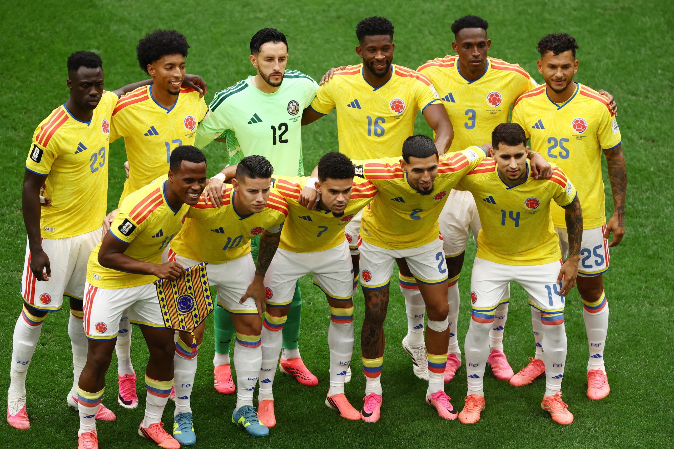 Soccer Football - FIFA World Cup 2026 - Round of 16 - Switzerland v Colombia - BC Place, Vancouver, Canada - July 7, 2026 Colombia players pose for a team group photo before the match REUTERS/Lee Smith