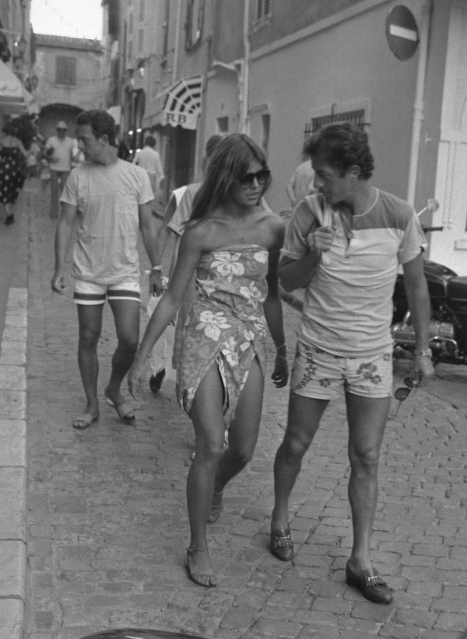 Carolina y su esposo Philippe Junot paseando por Saint-Tropez (Photo by Armando Pietrangeli/Shutterstock)