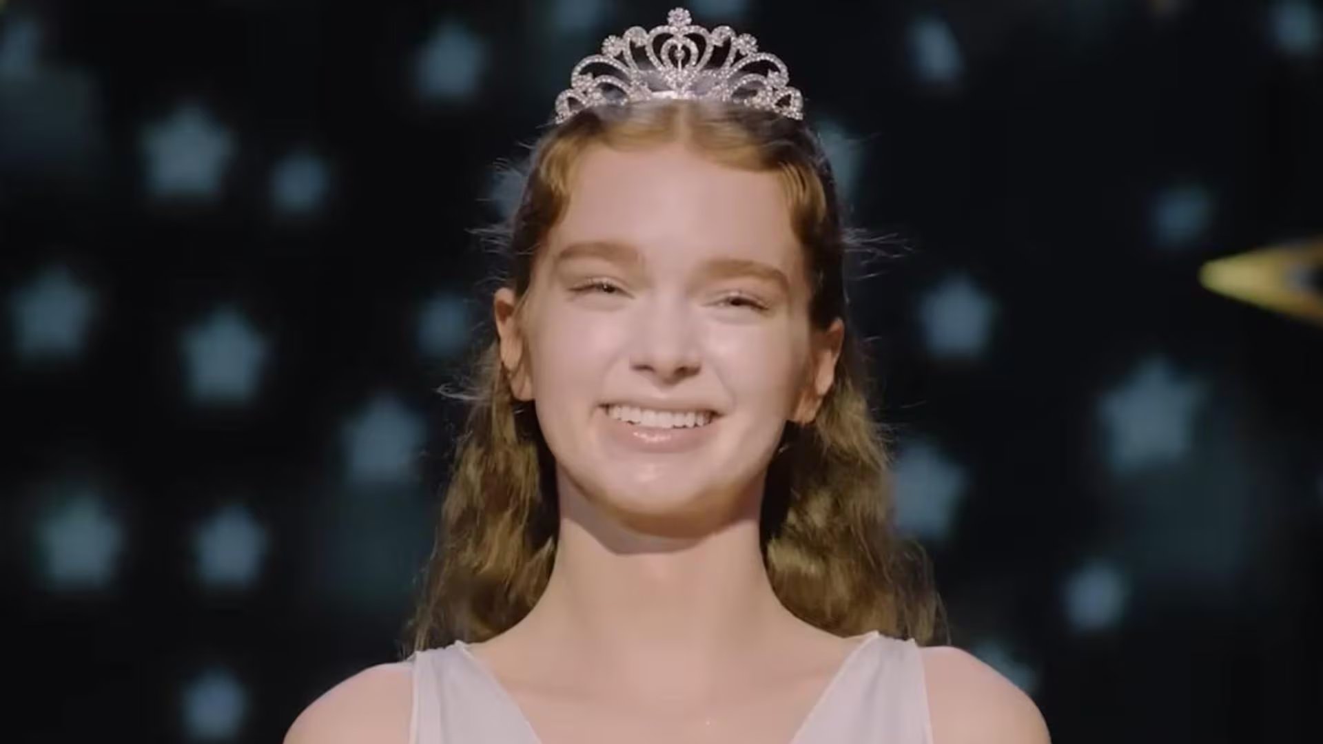 Cincuenta años después de la película de Brian De Palma, Carrie vuelve para conquistar a una nueva generación de espectadores. (Prime Video)