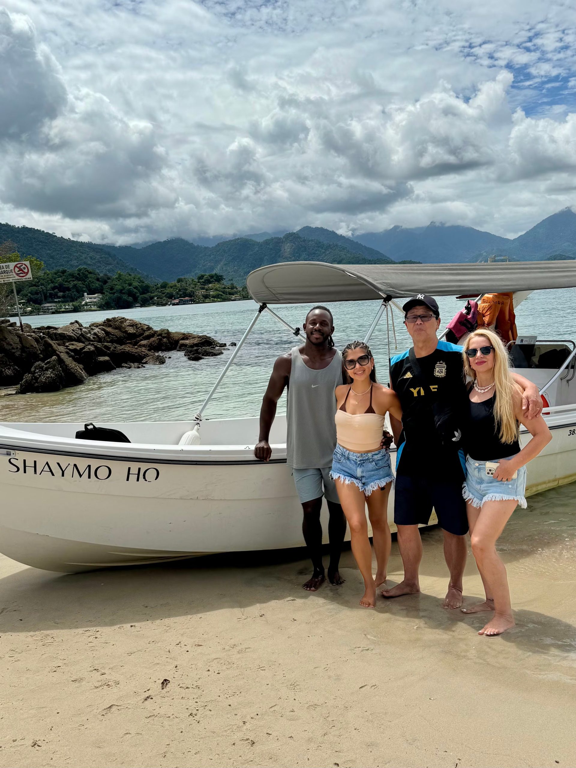 Aldo, Graciela, Sharon y Moisés: una familia que nació de distintos caminos y encontró un mismo lugar para encontrarse (Instagram / ilhagrande.paravos)