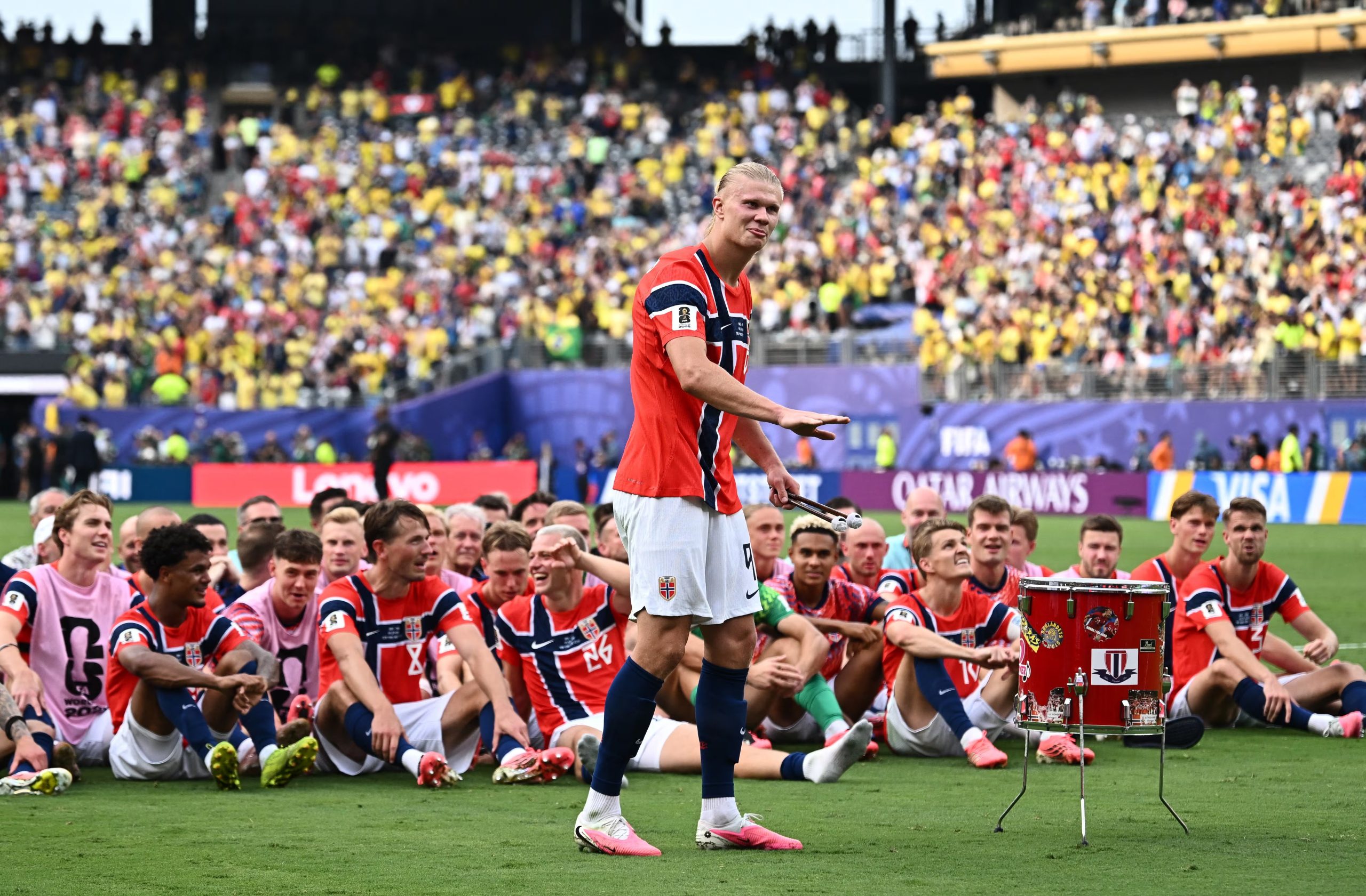 Soccer Football - FIFA World Cup 2026 - Round of 16 - Brazil v Norway - New York New Jersey Stadium, East Rutherford, New Jersey, U.S. - July 5, 2026 Norway's Erling Haaland with teammates celebrate after the match as Norway qualify for the quarter finals of the World Cup REUTERS/Dylan Martinez