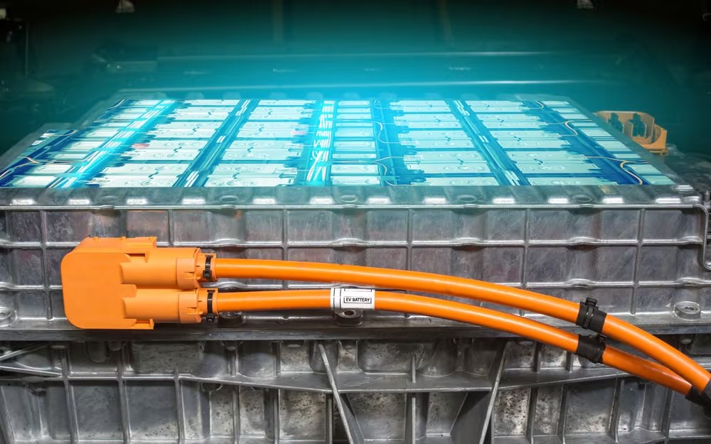 Las baterías de litio de los autos eléctricos tienen módulos y un sistema de refrigeración y gestión de la energía que conservan su durabilidad tras muchos ciclos de carga.