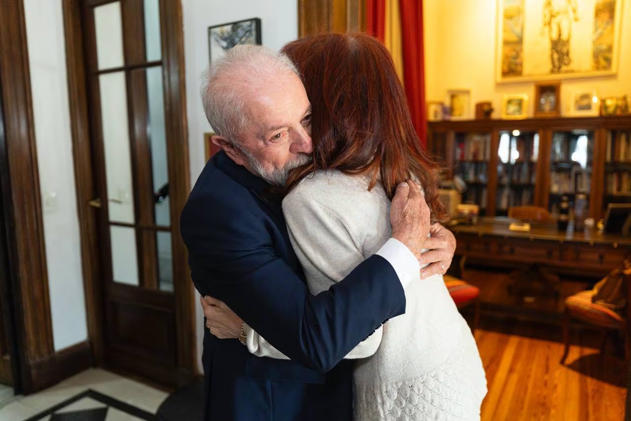 El presidente de Brasil visitó a la expresidenta en su departamento de San José 1111 (foto de archivo)
