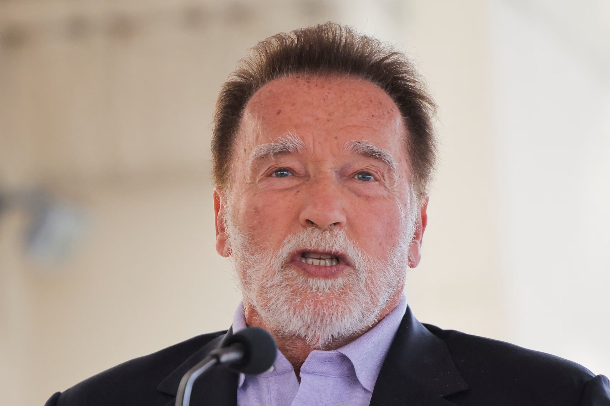 La disciplina y la adaptación reemplazaron en Schwarzenegger la búsqueda de fuerza extrema, según su testimonio en Newsweek (REUTERS/Daniel Cole)