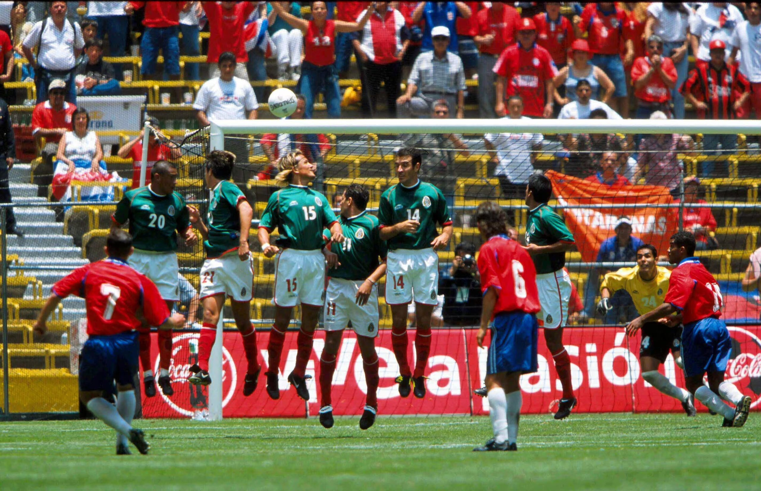Costa Rica en 2001 y Honduras en 2013 son las únicas selecciones que han provocado Aztecazos ante México en competencias oficiales. (X/ @laselecrc_)
