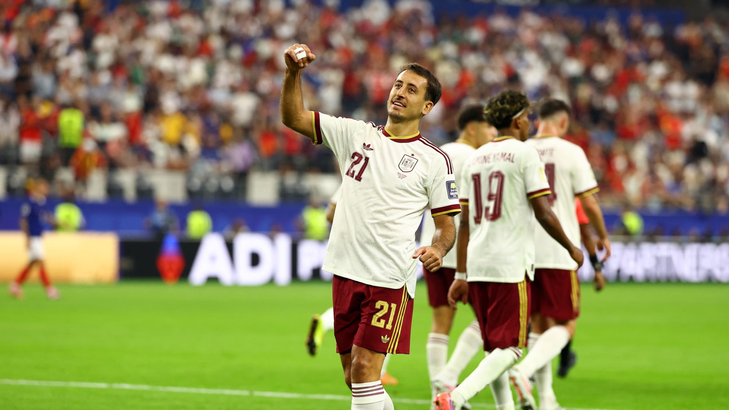 Oyarzabal, máximo goleador de España. (REUTERS/Kai Pfaffenbach)