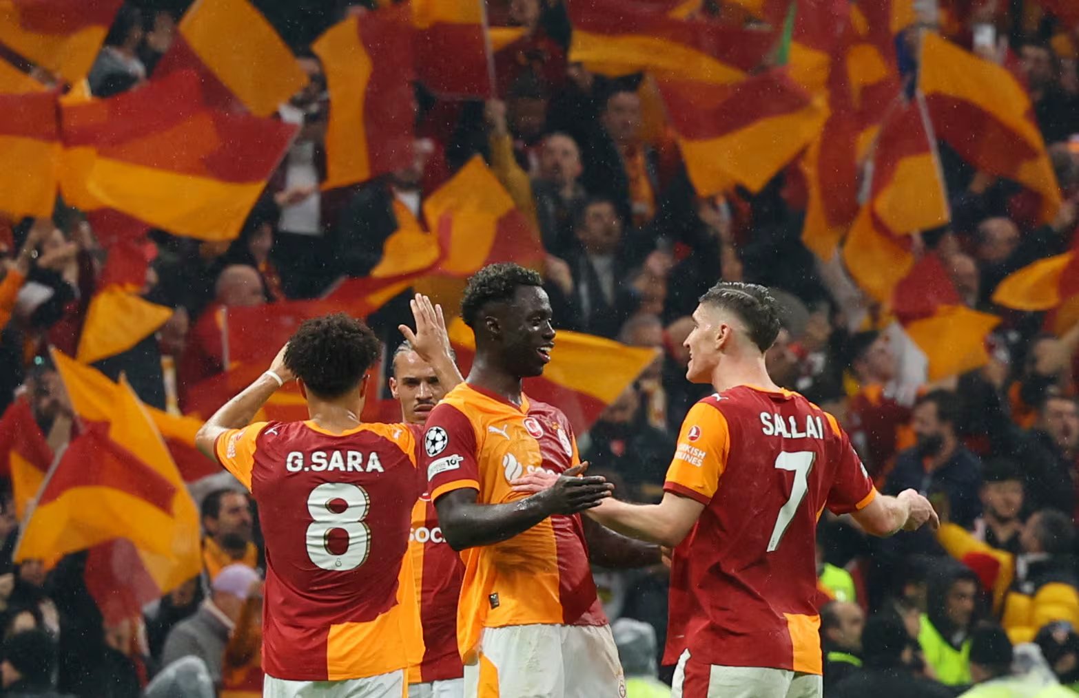 Davinson Sánchez ha jugado 121 partidos con Galatasaray, en donde ha marcado 10 goles - crédito Murad Sezer/REUTERS