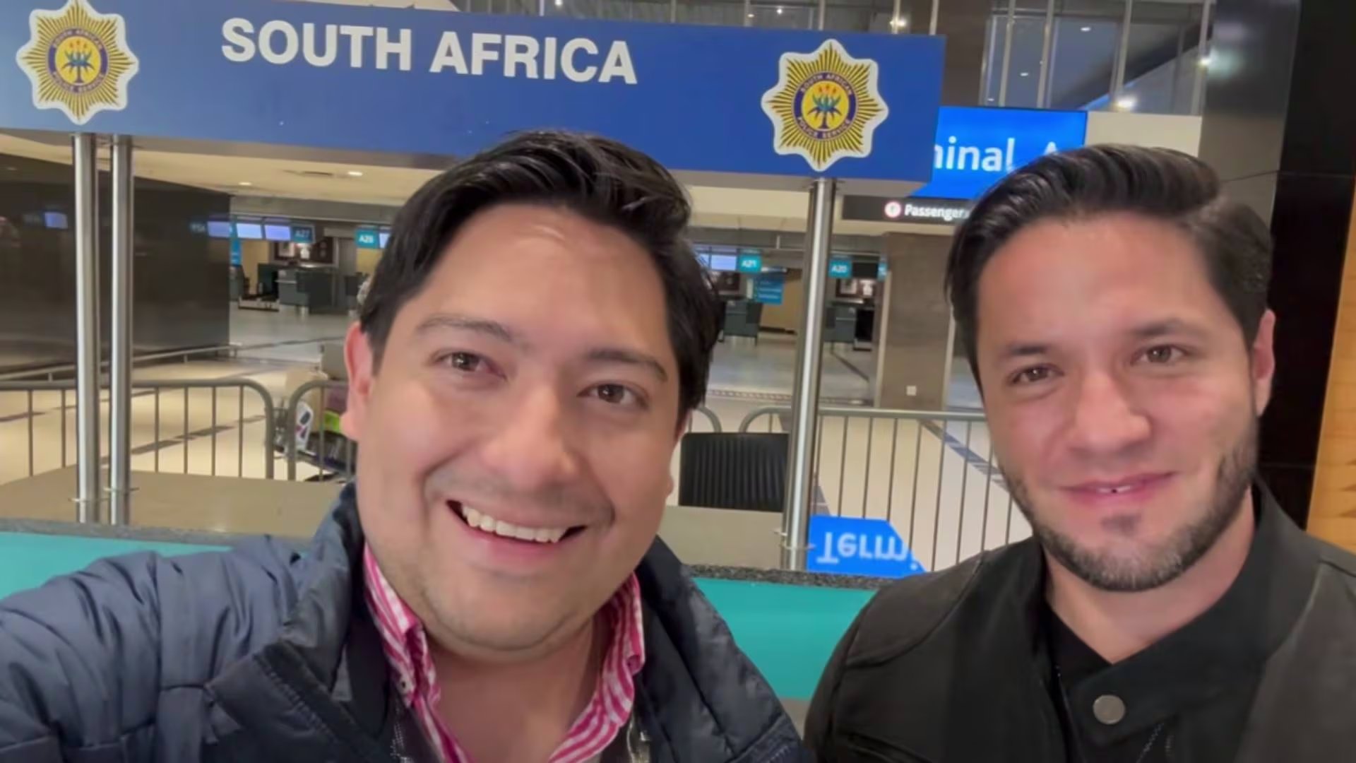 Julio Ibáñez y Dani García regresaron felices a México. (Captura de Video FB Julio Ibáñez)