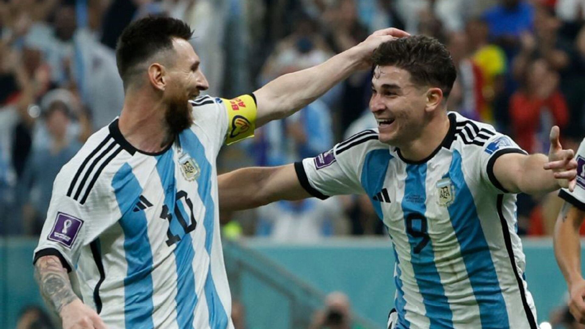 El festejo de Lionel Messi y Julián Álvarez, autores de los goles en el concluyente 3-0 frente a Croacia en 2022