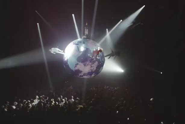 Fuerza Bruta llevó su espectáculo a 37 países y 68 ciudades tras un crecimiento gradual que incluyó festivales internacionales y una temporada en Nueva York (Infobae en Vivo)