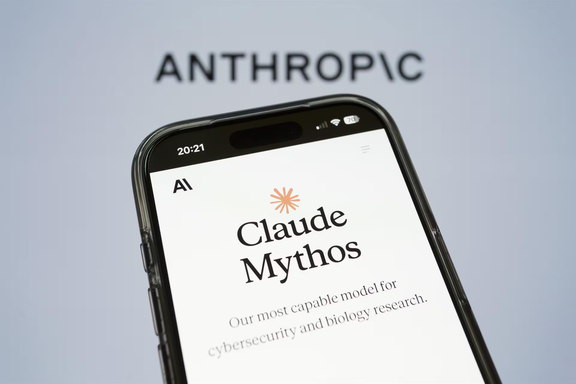 Anthropic decidió no lanzar públicamente Mythos después de detectar que el modelo de ciberseguridad hallaba vulnerabilidades zero day con alta eficacia (Europa Press)