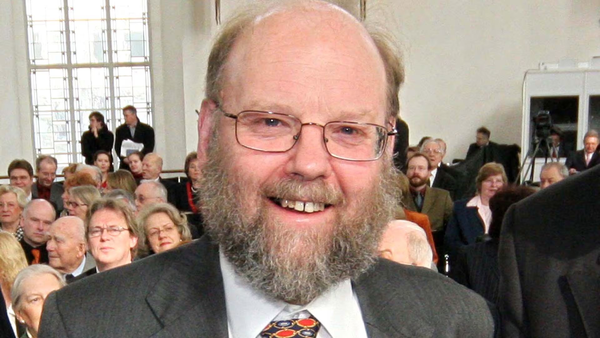 El científico Ian Wilmut del Roslin Institute de Escocia participó en la clonación de Dolly, el primer mamífero clonado (AFP PHOTO DDP/MARTIN OESER)