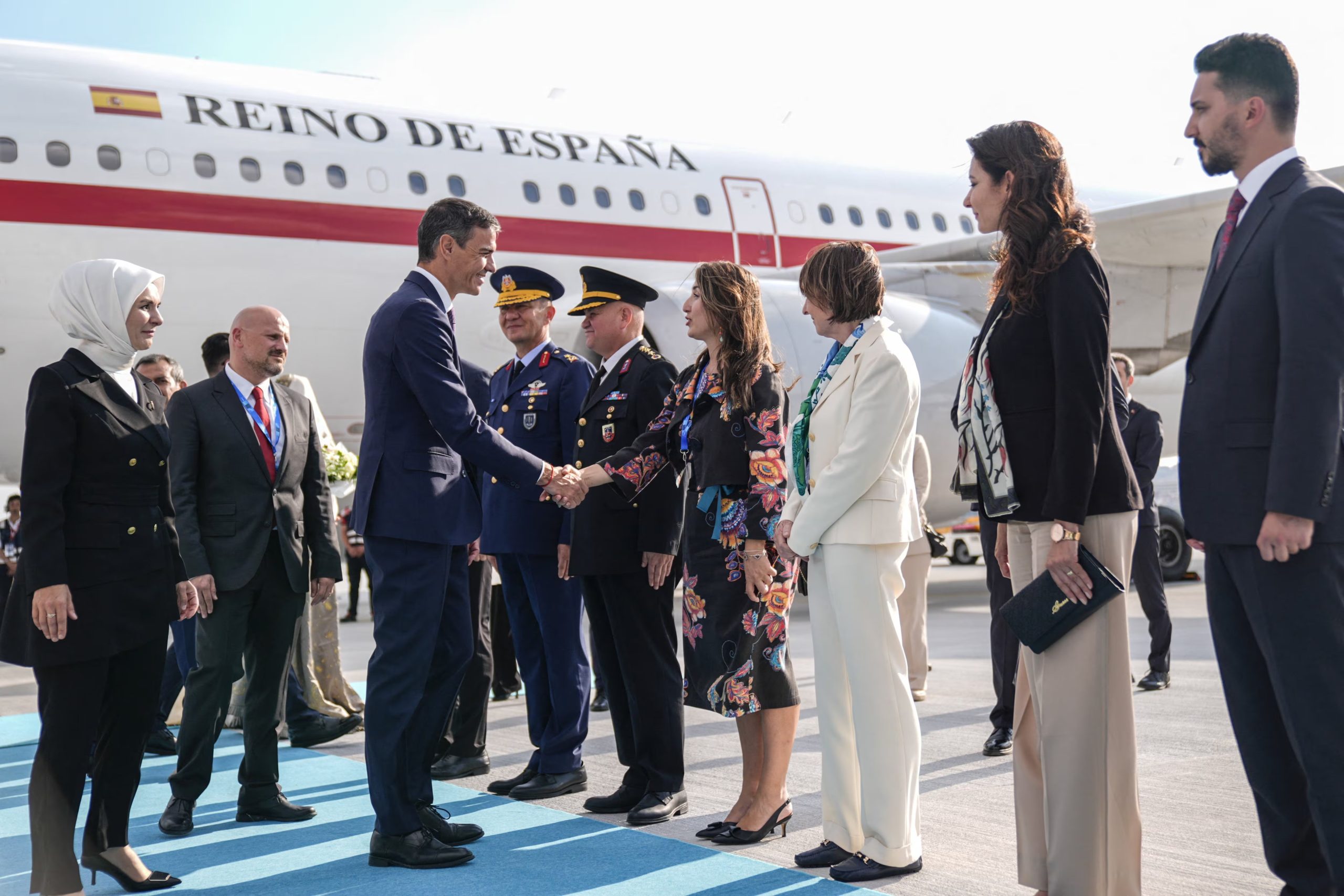 Pedro Sánchez, a su llegada a Ankara para participar en la cumbre de la OTAN. (Osmancan Gurdogan/Reuters)