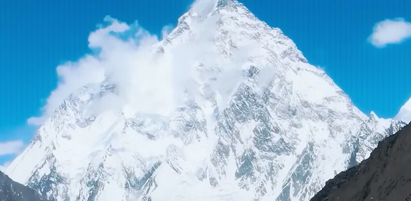 El Annapurna, en Nepal, registra uno de los índices de mortalidad más altos del montañismo por sus avalanchas, tormentas de nieve y tramos técnicos de roca y hielo (YouTube: @AbismoMortal)