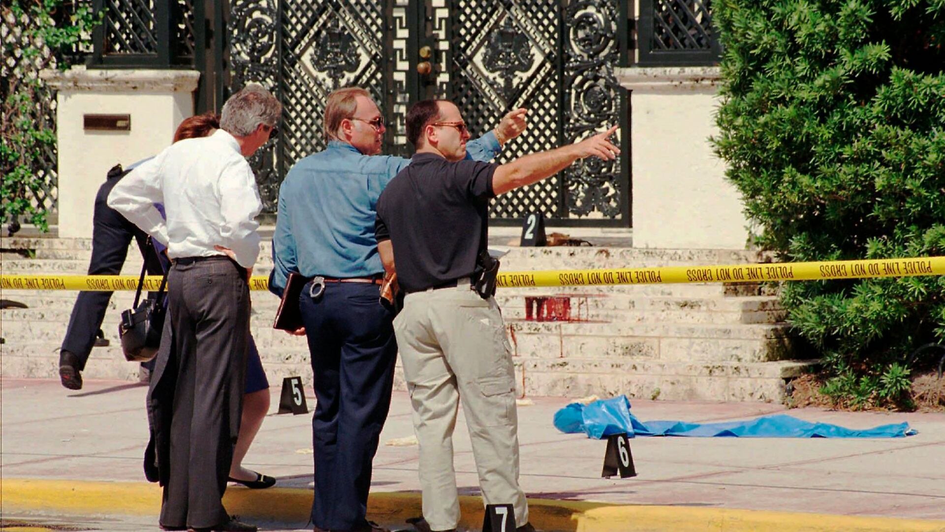 Antonio D’Amico escuchó los disparos en Casa Casuarina y encontró a Gianni Versace herido en las escaleras (AP Photo/Gregory Smith)