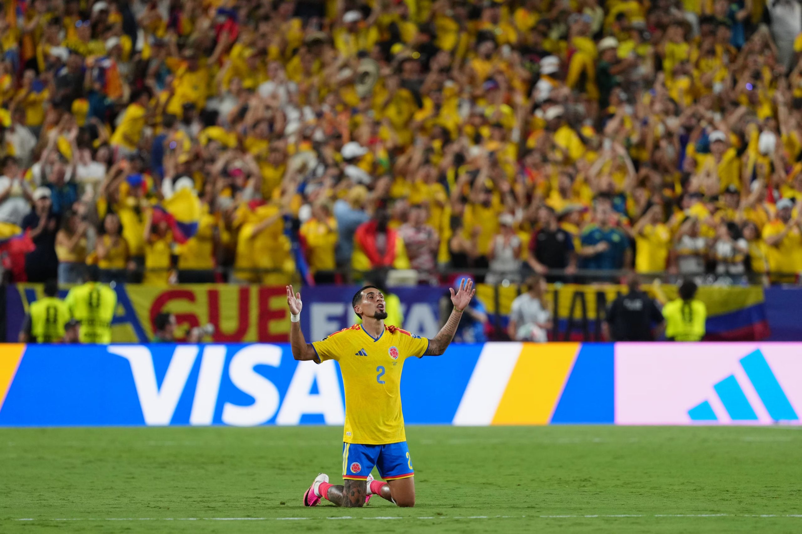 Daniel Muñoz fue el goleador de la Selección Colombia en el Mundial 2026, y fue calificado como uno de los mejores laterales derechos del torneo, pero no entró en el listado de los 50 mejores jugadores, según The Athletic - crédito Ed Zurga/AP Foto
