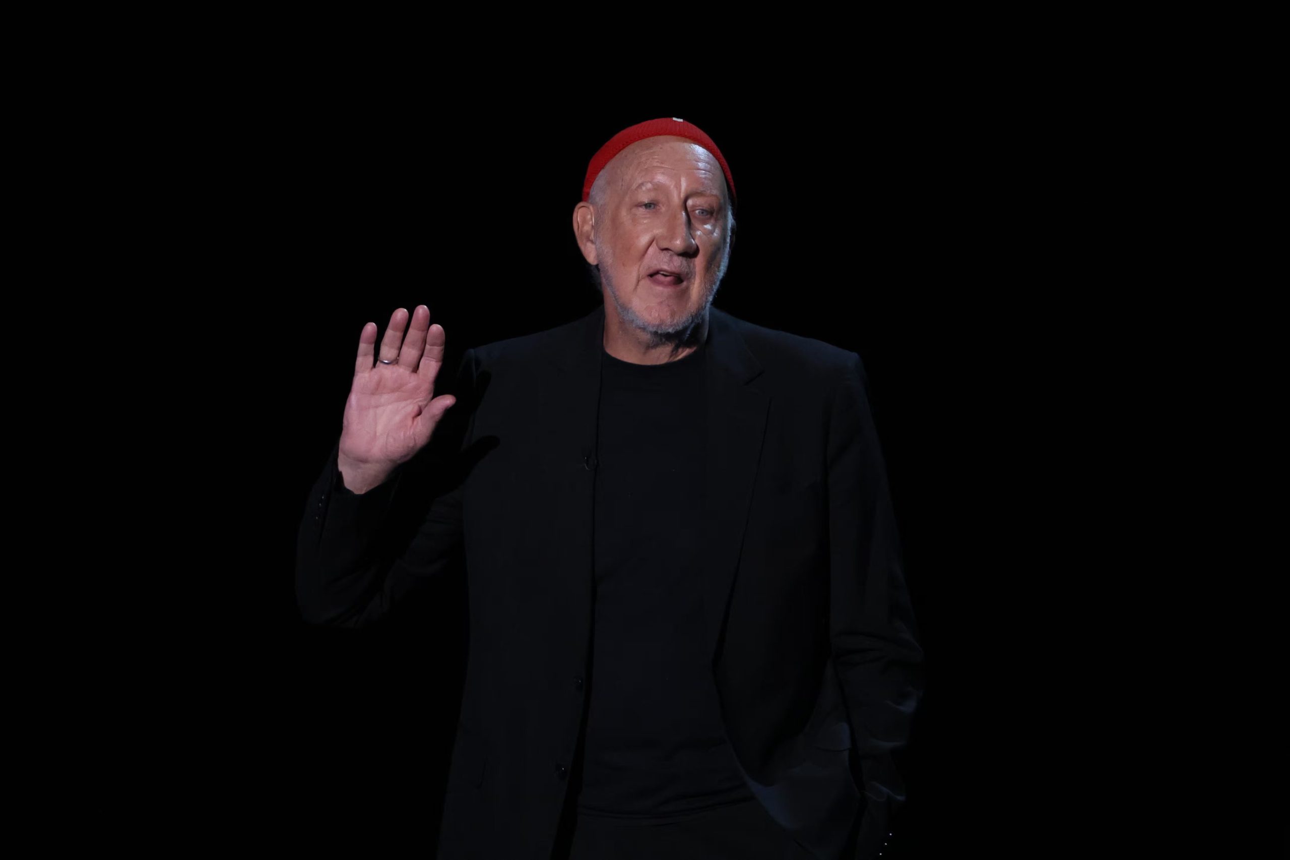 La anécdota nació en una conversación entre músicos en pleno festival, donde Pete Townshend revivió una escena improbable de los años setenta (REUTERS/Brendan Mcdermid)