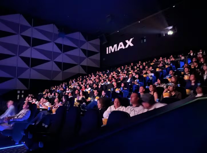 Las salas IMAX se convirtieron en otro escenario de la competencia después de que Dune: Part Three asegurara esos espacios durante su estreno (Infobae)