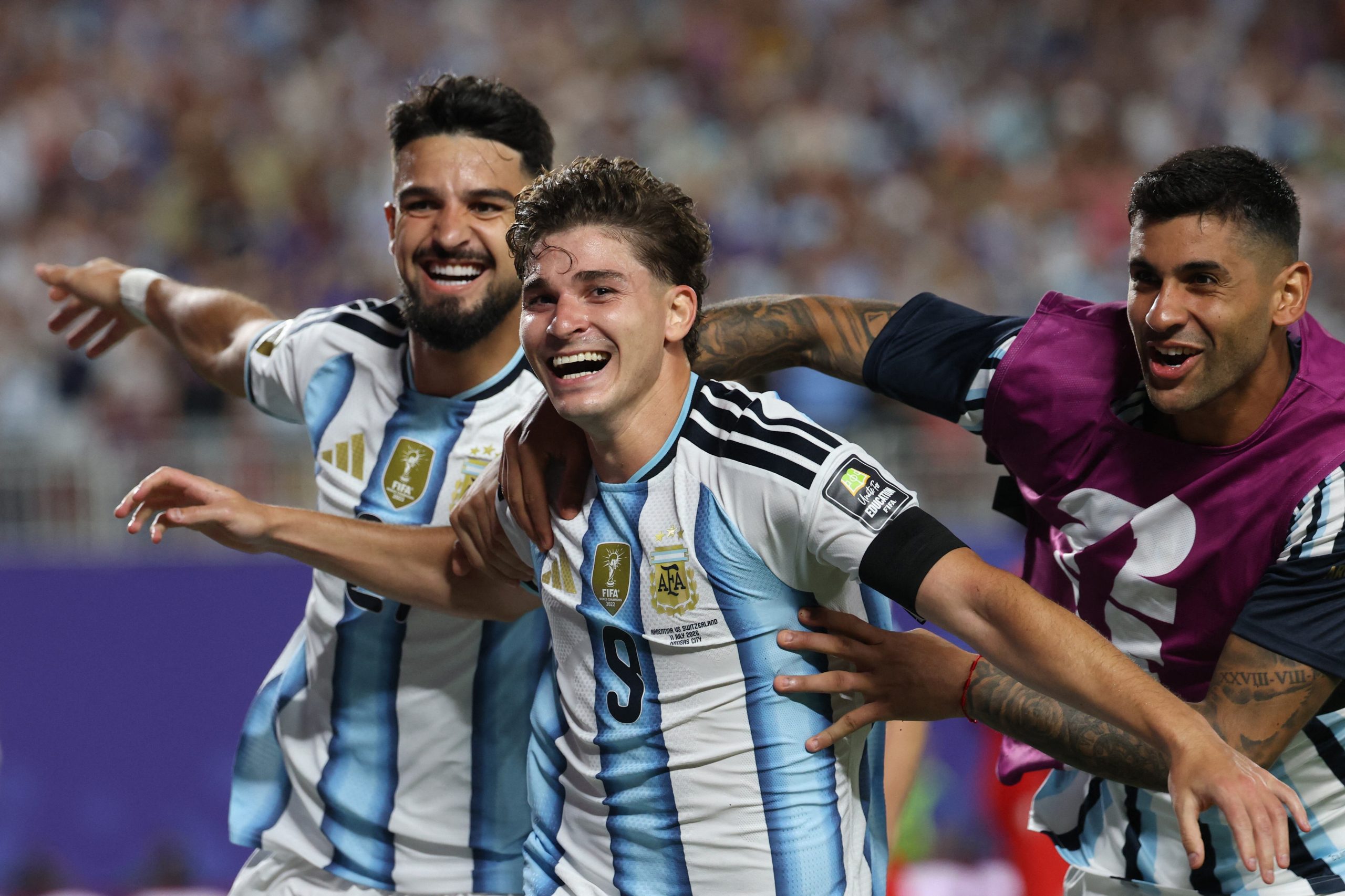 Julián Álvarez, la figura del triunfo de la Selección para clasificar a las semifinales del Mundial (Photo by Odd ANDERSEN / AFP)